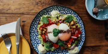 How to Eat Healthy on a Road Trip: Tips & Tricks for Nutritious Travel